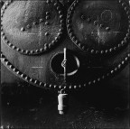 Analogica, copia unica stampata a mano con processo conservativo su carta baritata.
Anno:2005 - Misure:49.2x49.0
Hasselblad 503CW - Ilford Delta 400