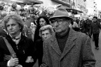 peccato che la tizia guardi in camera