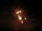 Immagine scattata durante la festa per ilk patrono della citt di Pisa, San Ranieri. Oltre al fuoco d'artificio si pu notare la torre della cittadella medievale di Pisa rossa, come se prendesse fuoco davvero.