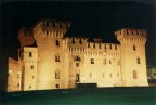 Veduta notturna del Castello di San Giorgio a Mantova.
Tempi di esposizione lunghi per raccogliere pi luce possibile, Reflex Yashica F105 pellicola 200ISO.