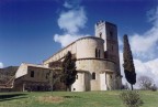 Abbazia di Sant Antimo, Toscana.
Reflex Yashica F105, pellicola 100ISO, polarizzatore.