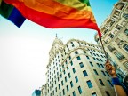 Si  celebrata ieri nelle calles assolate di Madrid una delle manifestazioni pi importanti per la comunit gay/lesbica/trans al mondo, il da del orgullo. Si sono contati circa 600.000 partecipanti in un'atmosfera di festa con tantissime famiglie e gente che semplicemente aveva voglia di divertirsi (come ho fatto io :D)

camera e-510+ 12-60 + flash (anche in piena luce... amo i controluce.. :D)