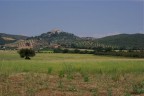 Borgo medievale sito nella bassa toscana, a confine con il lazio.