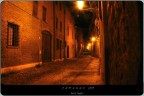 ...girovagando di notte per i vicoli della citt.