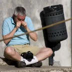 70-300 IS @300mm - f5,6 - 1/4000s
Nessuna polemica tra marche,  solo per sorridere :)