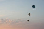 In spiaggia con gli amici, al tramonto.
Suggerimenti e stroncature sempre ben accetti!