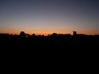 i colori del tramonto di ieri sera erano spettacolari... qui non dicono nemmeno il 10%... la foto l'ho fatta senza cavalletto, ma solo appoggiato al finestrino del furgone, per considerate che su 10 tentativi questo  stato il migliore...