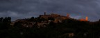 E' uno scatto fatto al volo, alle 6 del mattino. Nessuna preparazione o cura di esecuzione, solo estratto la fotocamera e scattato per non far fuggire l'attimo. In post processing ho solo tagliato rami ed un cornicione che disturbava non poco.