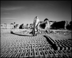 Kolayat  una localit del Rajastan orientale (India).

Si tratta di una fabbrica di mattoni a cielo aperto
sulla strada tra Bikaner e Jaiselmer, alle porte di Kolayat.