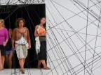 Biennale di Venezia 2009. 
Non tutti hanno ben chiaro il significato delle opere esposte, o almeno qualcuno qualche domanda se la fa.....