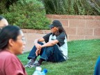Aveva proprio un aria solitaria questo indiano Navajo alla festa dell'estate.