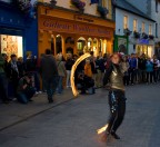 Mentre mettevo un p d'ordine tra le foto mi  uscita questa:
Galway , festival degli artisti di strada 2008.
Suggerimenti e critiche sempre ben accetti.
Saluti Cristian