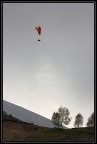 paesaggio con parapendio