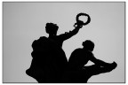 [To] Scultura di spalle