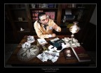 fa parte di una nuova serie ispirata ai 7 vizi capitali.
l'avaro conserva conserva conserva, fino a quando  tutto il suo "conservare" non serve piu' a nulla perche nasce l'euro e quindi puo' solo o  accendersi i sigari o pulirsi il c..., e si incazza.......
spero vi piaccia ciao pasquale