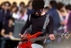 Ieri durante l'assemblea si  fatto un concerto a scuola...
Critiche e consigli a voi...