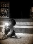 Street Kids  un progetto che testimonia gli ultimi momenti di una realt che sta scomparendo in Cina. Le citt crescono, i quartieri cambiano. Bambini responsabili e irresponsabili nei vicoli. Scatti rubati con una toycam.
