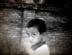 Street Kids  un progetto che testimonia gli ultimi momenti di una realt che sta scomparendo in Cina. Le citt crescono, i quartieri cambiano. Bambini responsabili e irresponsabili nei vicoli. Scatti rubati con una toycam.