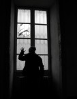 ex ospedale psichiatrico Sbertoli Pistoia
domenica col nostro gruppo fotografico siamo andati a villa Sbertoli, dove sorgeva una casa di cura psichiatrica.
(per chiarezza la modella  una del nostro gruppo