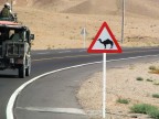Inusuale cartello di pericolo a kabul