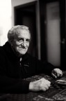 Ecco a voi mio Nonno, ormai quasi 85enne!
I dati di scatto sono

5d + 50 sigma 1.4 @ 1.4, iso 1600.

Come al solito, gradite critiche!