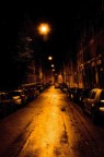 non so se abbia molto senso fotografico, ma per una volta che rientro a casa ben dopo l'una di notte, con quella sensazione di vuoto sospeso che ti danno le citt di notte, e ho la macchina fotografica.... ho deciso d'immortalare : )