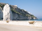 Scorcio del promontorio con la citta' vecchia e il faraglione