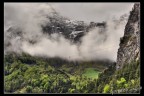 ...mi ha colpito, come  evidente, cosa succedeva al di sopra della nebbia...sembravano due stagioni distinte in uno stesso arco temporale !!!

Dati di scatto: f7.1, 1/1000, iso 200, 350d, mano libera, 50mm 1.4 canon