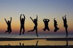 Ho un debole per gli scatti saltanti!
So che come in questa (http://www.photo4u.it/viewcomment.php?pic_id=493352) ci sono alcuni problemi di nitidezza ma ve la posto comunque,curiosa di ricevere il maggior numero possibile di opinioni e consigli.
Critiche e suggerimenti sempre ben accetti!