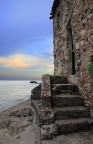 Una casa sull'acqua. Quasi un HDR.