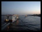 La nave svivola lentamente sul grande Nilo