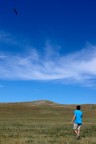 Foto scattatami dalla mia ragazza nella steppa mongola mentre tento invano di attirare l'aquila pi vicina a terra....
suggerimenti sempre ben accetti!