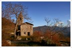 In questo scatto il soggetto  tutto il paesaggio. (Descrizione del luogo:chiesetta barbarica dell'anno mille di un paesello di montagna 1000m s.l.m. abbandonato durante la peste di manzoniana memoria  punto panoramico sulla valle dell'Adige. Sui  terrazzamenti circostanti si pratica agricoltura biologica. Quiete, pace e tranquillit assoluta.) In questo luogo, seduto sul muro in pietra puoi guardare e spaziare lontano ma sopratutto, pi importante, guardare dentro te stesso! 
Ciao Ivo.