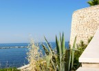 Muretti a secco sul mare di Puglia