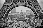 Una veduta particolare della Torre Eiffel