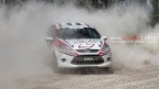 Ford Fiesta in azione durante il Rally di Sardegna 2011