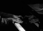 Mani al piano
