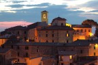 Gavorrano.... un gruppo di case che giocano a giro giro tond