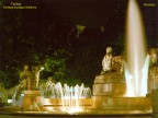 Fontana di Piazza Solferino di notte
Scattata nel 1989 - Scannerizzata e postata