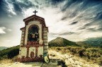 In cima al monte che sovrasta Borghetto Santo Spirito ho dato le spalle al mare ed ho scattato.
