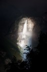 DATI EXIF: F/7.1, 13 sec. 52 mm ISO 800. Chi mi aiuta? Tecnicamente com' questo scatto? Tenete conto che era notte e la cascata era illuminata da un potente faro.