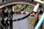 L'aspetto che pi colpisce visitando Amsterdam sono i ponti e le biciclette.
Foto scattata a 1/400 
f/5.6
60 mm
ISO 100