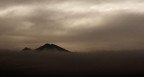 Mattina presto tra  nebbie e nubi. Vista dal Monte Bondone (Trentino), settembre 2011
