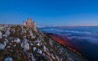 Rocca Calascio poco dopo il tramonto.