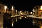 Comacchio ripreso di notte.
ISO:400
F/11
8 sec.
23mm

la versione originale della versione HDR: http://www.photo4u.it/viewcomment.php?pic_id=553546