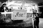 Ragazzini suonano canzoni di natale per strada - Lussemburgo
Fuji X100