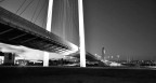 Ponti di Calatrava fotografati all'alba"deserti" 
Nikon D3100 -(18-105) 18mm. -f3.5 - 1/6 - iso1600 -Mano libera.
