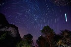 Vallescurosa (MC): il cielo che apparentemente ruota attorno alla stella Polare, 22 pose da 120". Spero si possa considerare un paesaggio anche questo!