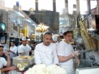 Riflessi in una gelateria siriana