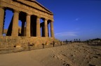 Agrigento estate 2004 scan dia velvia 50
nikon f601 sigma 18-35asph